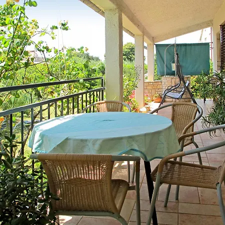 Haus Marta 457s Holiday home Sisan